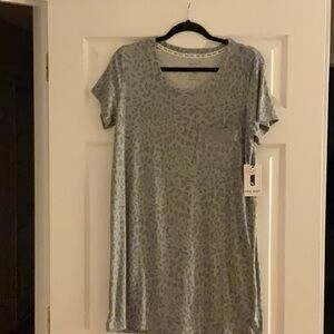 9 West leopard print nightgown